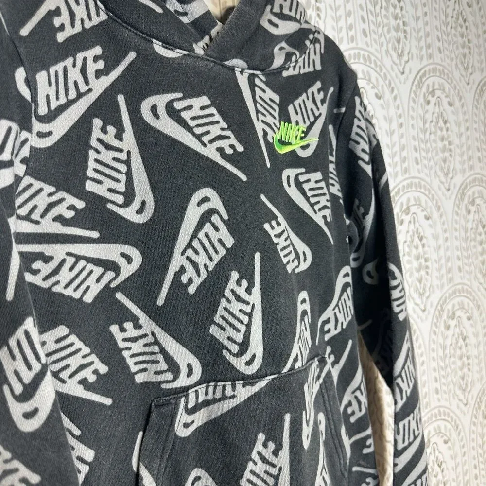 Nike Boys All Over Print Logo‎ Pullover Hoodie Sweatshirt Size Medium 6